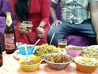 Pembantu rumah India yang memuaskan ditiduri saat makan dalam video buatan sendiri