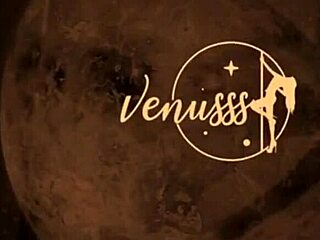 تستكشف المثليات Venusss و Melody antunes أجسام بعضهما البعض في فيديو حسي