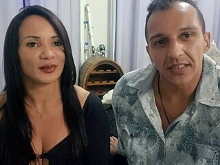 Apresentando uma nova estrela pornô amadora na rede Xv: Uma entrevista com um gostosão brasileiro