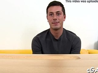 Uhyggelige homoseksuelle pikke i en homofri pornovideo