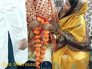 Индийски двойки първата нощ на брака завършва в дива тройка с тъщата