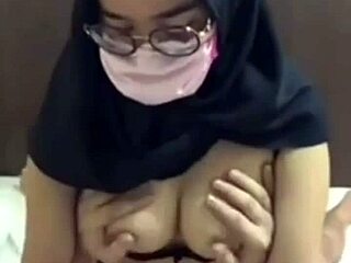 Najnovšie HD video s arabskými, ázijskými a indonézskymi ženami v hidžábe