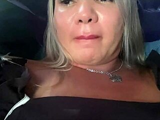 Tess o razkazuje svojo seksi muco na vožnji z avtobusom v Riu de Janeiru